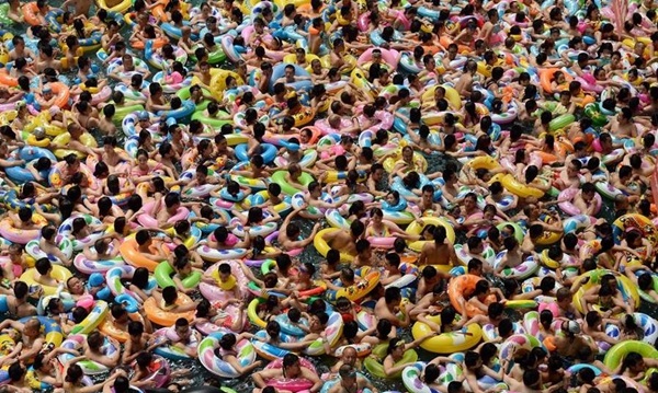 hồ bơi đông nhất thế giới